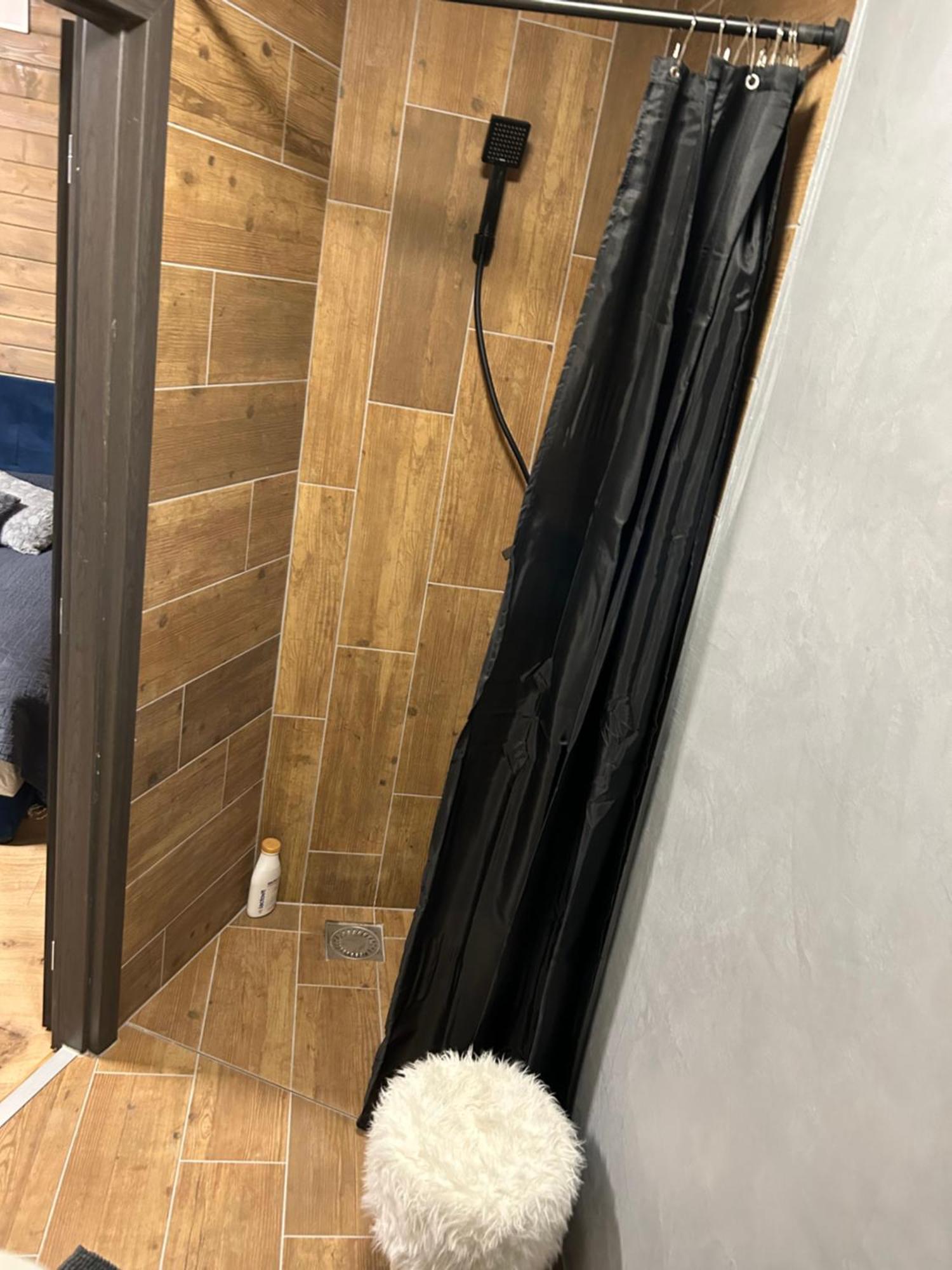 Monpe Apartmanik S Atmosferou 科马尔诺 外观 照片