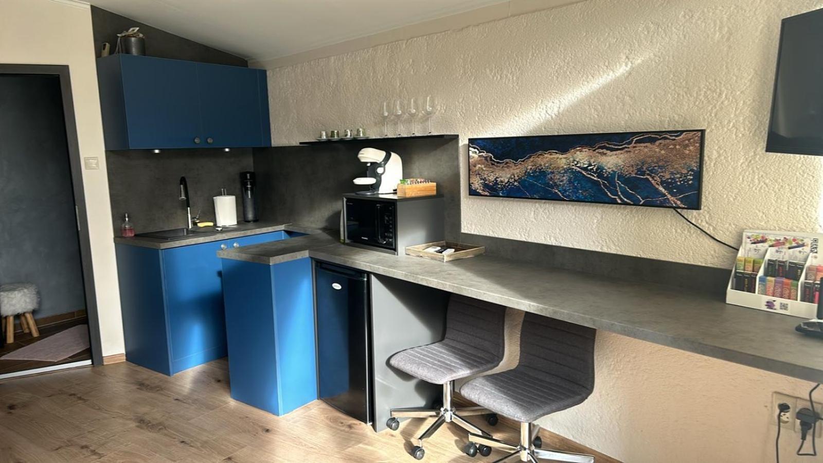 Monpe Apartmanik S Atmosferou 科马尔诺 外观 照片